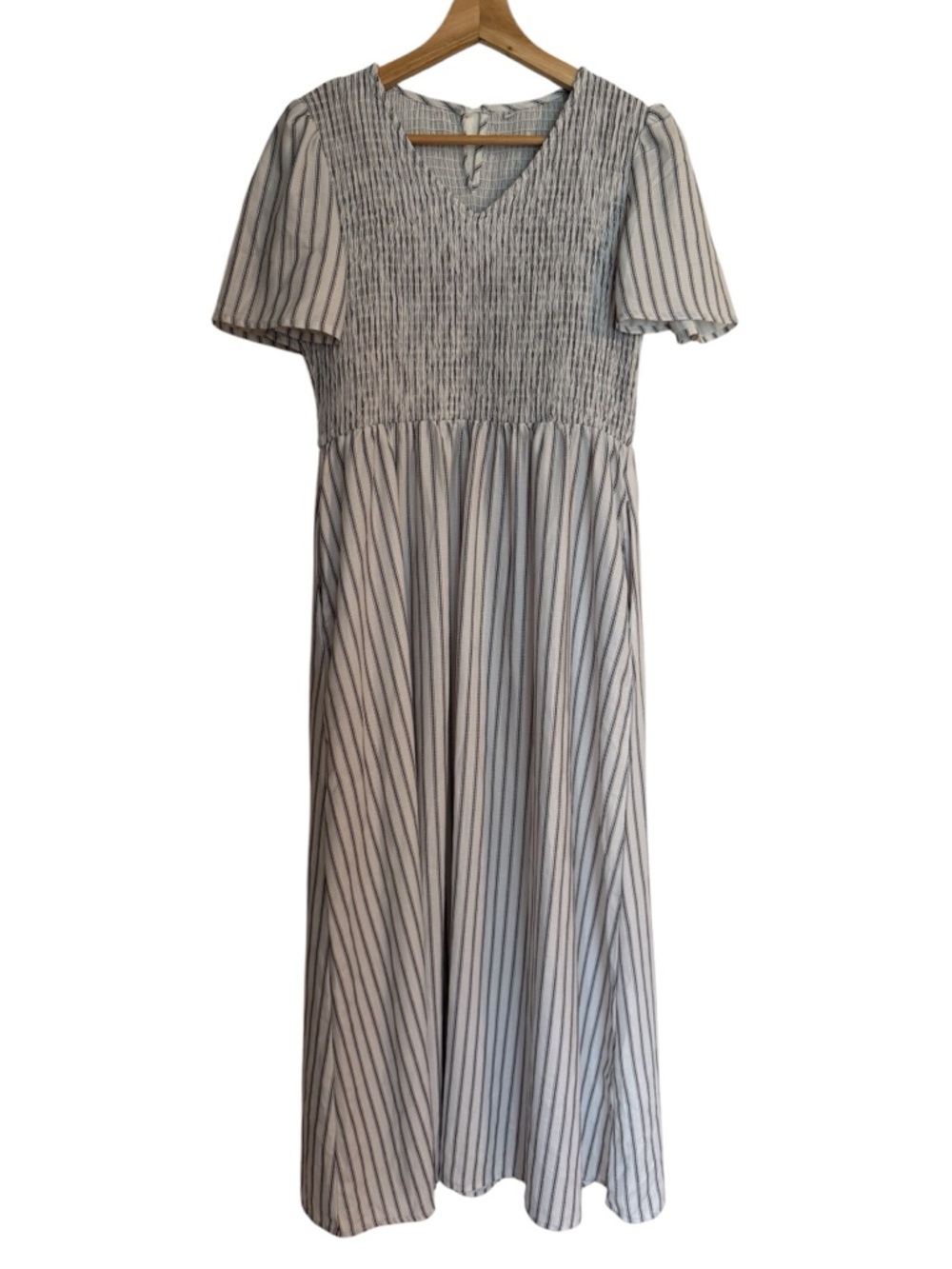 Petallush Striped Smocked Maxi Dress in White and Gray with Pockets size Large